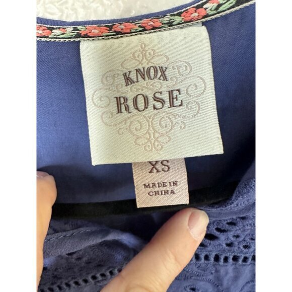 Knox Rose‎ Women's Blue Blouse Size X-Small short sleeve 100% Cotton v-neck - Picture 2 of 6